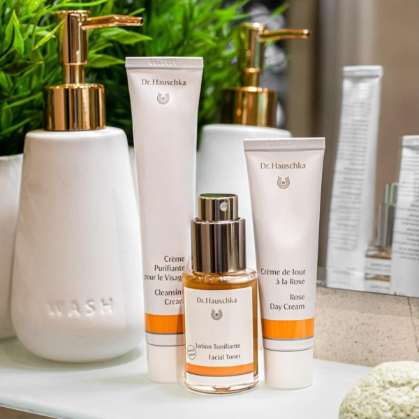 Soin du Visage Harmonisant 1h30 by Dr. Hauschka à l'Institut Naturae de Carry le Rouet